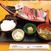 賀露港・市場食堂