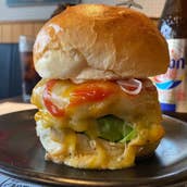 ダグズ・バーガー 宮古島本店