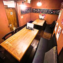 ２〜４名様用　【半個室席】