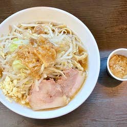 大阪二郎様 大阪市】大阪で2店舗目、ニンニクマシマシの「ラーメン豚山 十三