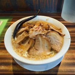 大阪二郎様 8月18日グランドオープン！！ラーメン激戦区の大阪福島にこの度