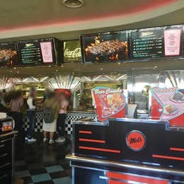メルズ ドライブイン Mel S Drive In ユニバーサルシティ カフェ Retty