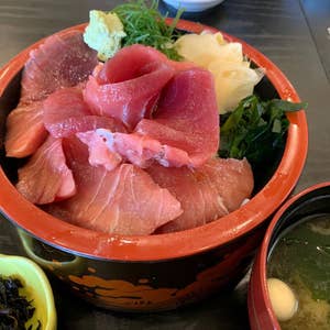 三崎港まぐろ食堂わたなべ>