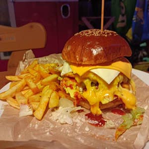 ハンバーガーショップ アメリカ🇺🇸】LAで大人気の有名ハンバーガーチェーン🍔ドライブ