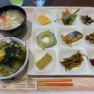 野の葡萄 沖縄cargoes店 ののぶどう 那覇新都心 バイキング Retty 野の葡萄 沖縄cargoes店 ののぶどう 那覇新都心 バイキング Retty