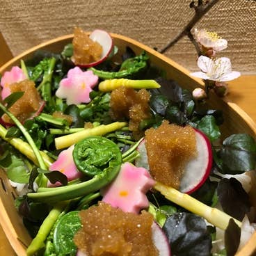 あきたの「伝統野菜」など地物の食材を豪華に盛り込んだおまかせコース 5500円