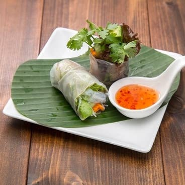 【乾杯スパークリング付】生春巻きなど前菜3種盛り合わせ☆選べるメインデッシュのカジュアルコース全7品