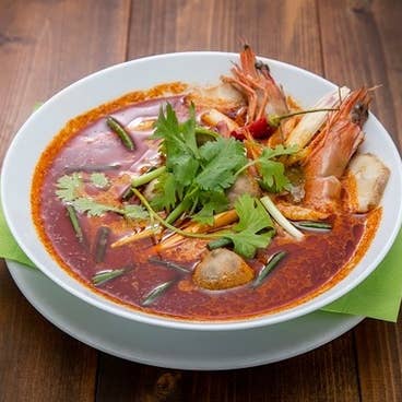 【平日限定×2時間飲み放題付】生春巻き、トムヤムクン、プーパッポンカリーなど本格タイ料理を愉しむ全9品