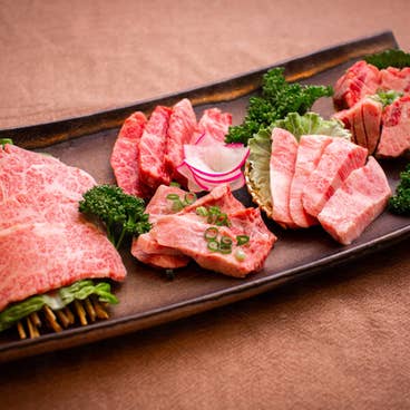 ≪予約限定≫【和牛上バラエティコース(全19品)】★和牛焼肉をリーズナブルに★黒毛和牛上カルビ・上ロース、焼きしゃぶ等贅沢なお肉をご堪能!本日のおススメ特上一品もご提供!