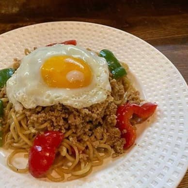 レモングラスガパオ風焼きそば