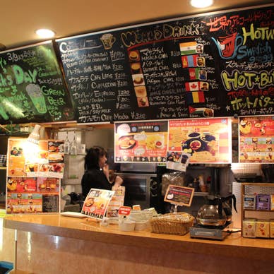 カフェ店内カウンター