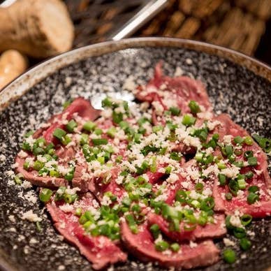 ローストビーフのカルパッチョ　山わさび添え