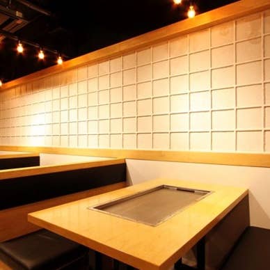広々ゆったりテーブル席のご用意しています。