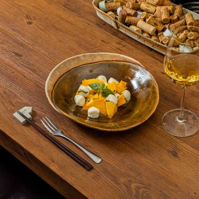 果物のカプレーゼとイタリアワインの味わいを