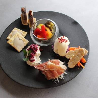 前菜の盛り合わせ（L）