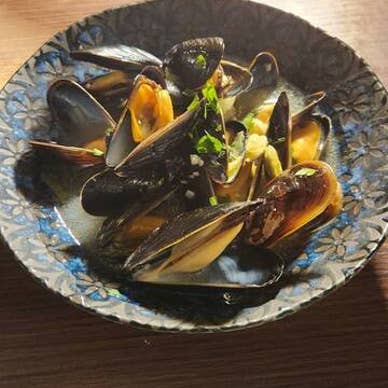 ムール貝の白ワイン蒸し～カルダモンの香り～