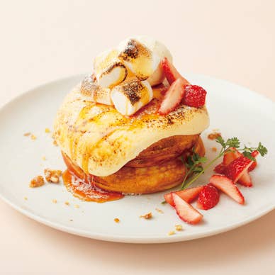 マシュマロブリュレとストロベリーのパンケーキ