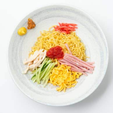 【夏季限定】冷やし中華（醬油または胡麻）