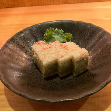 カニ好きにはたまらない日本酒のお供。カニ身とカニ味噌の重ね蒸し