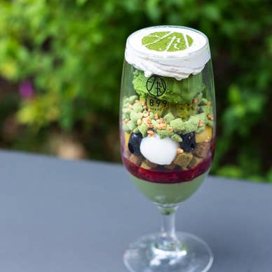 大人気の「1899お茶パフェ」。〆にもピッタリ！