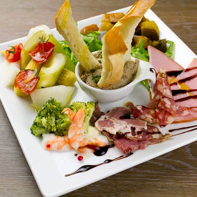 前菜盛り合わせ