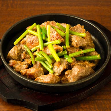 《鹿児島の隠れ名物》豚あご肉のスタミナ焼き