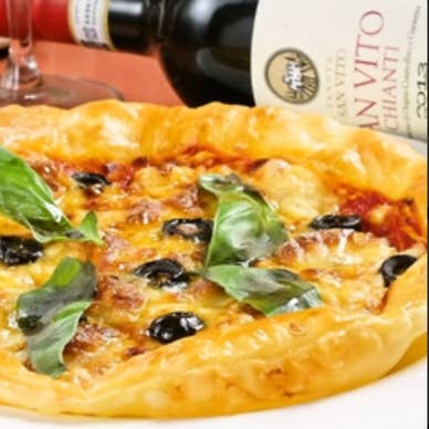 パイ生地のピッツァマルゲリータ