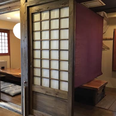 席数を減らして営業しています