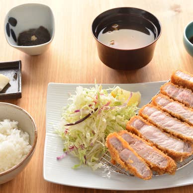 　ロースカツ定食