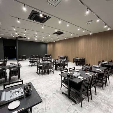 OPENした【新館】は82席テーブル席を設けました