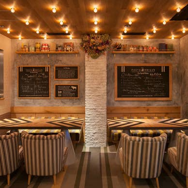 明るくオシャレな店内は様々な活用が可能♪