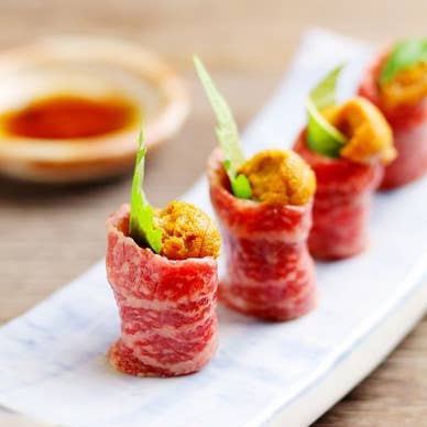 ウニを和牛で包みました！