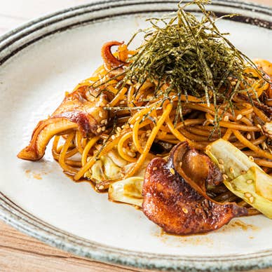 自家製オイスターソースのイカ焼きそば