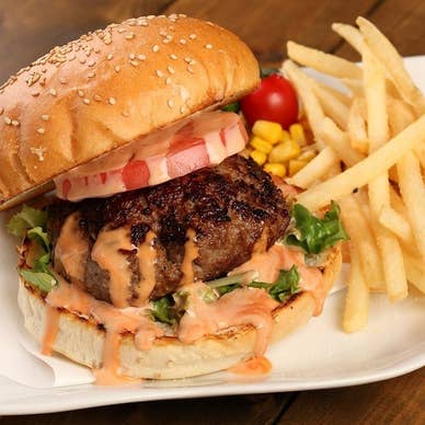 チーズがとろけるハンバーガー