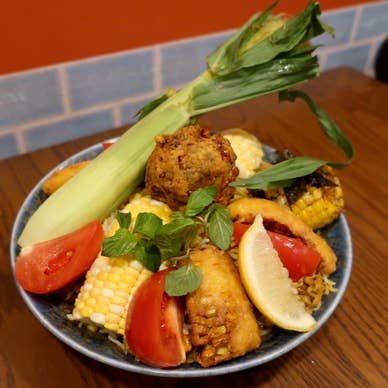 季節のビリヤニはリクエストに応じて（トウモロコシ）