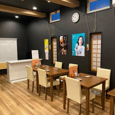 フロア　テーブル席