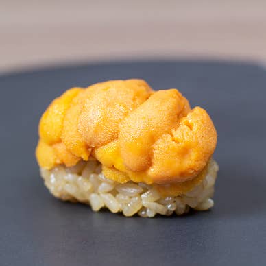 豪華食器×江戸前寿司のコラボレーション