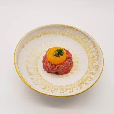 山形牛モモ肉のユッケ
