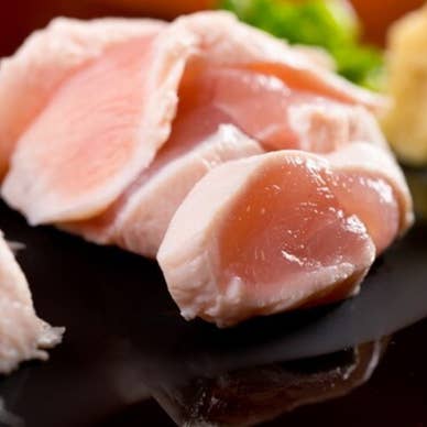 厳選した地鶏の旨味を堪能