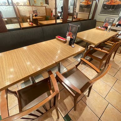 ゆったり過ごせるお席も♪