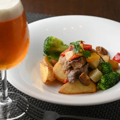 柔らかさの秘訣はビールで煮込むこと『牛肩肉のビール煮』