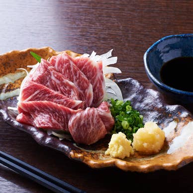 馬刺し＆馬肉メニュー｜特上大トロ刺し