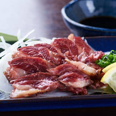 馬刺し＆馬肉メニュー｜バラヒモ炙り