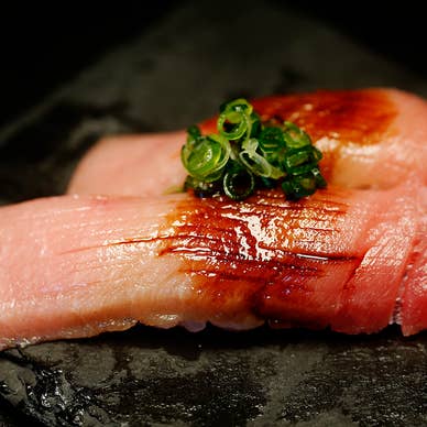 中トロの握り