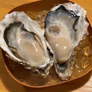大粒の新鮮生牡蠣　２個で500円！！　数量限定です