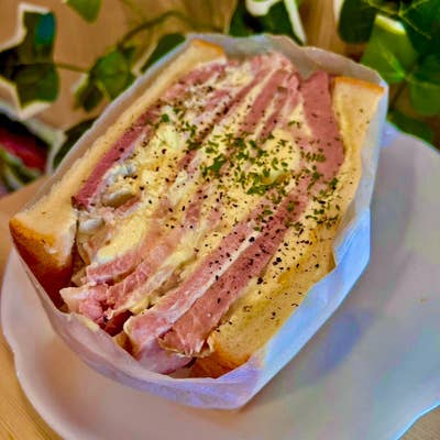 はむさんどページ こんなにデカいサンドイッチは反則だ（谷町・谷町四丁目