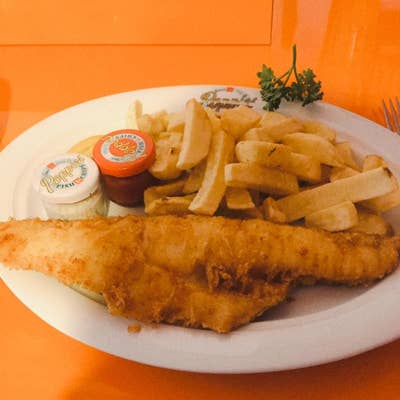  フィッシュ＆チップス のピーズ　英国限定発売　ピンバッジ付き フィッシュ＆チップス のピーズ 英国限定発売 ピンバッジ付き