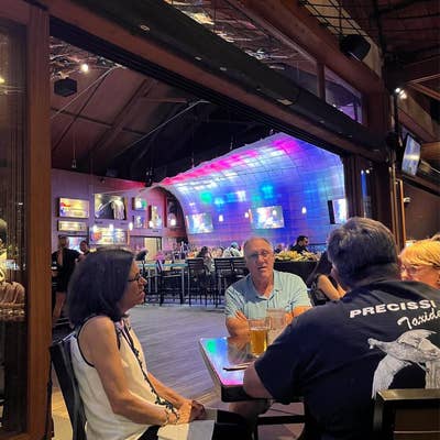 ハードロックカフェ　ホノルル ホノルル店ならではの魅力が詰まったハードロックカフェ