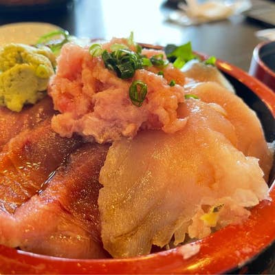 三崎港まぐろ食堂わたなべ>