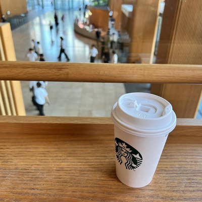 スタバコーヒー 赤 スターバックスコーヒー 赤坂Bizタワー店（赤坂/カフェ